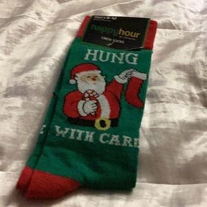 🎄🎅NWT Fun Holiday Socks “ Hung With Care “ Makes the Perfect Gift 🎅🎄